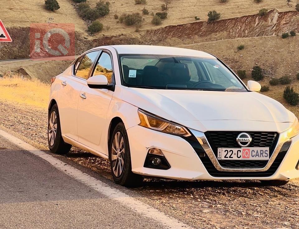 نيسان ألتيما